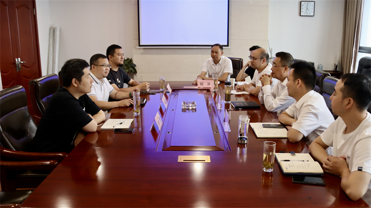 二八圈召开与万纬物流合作座谈会